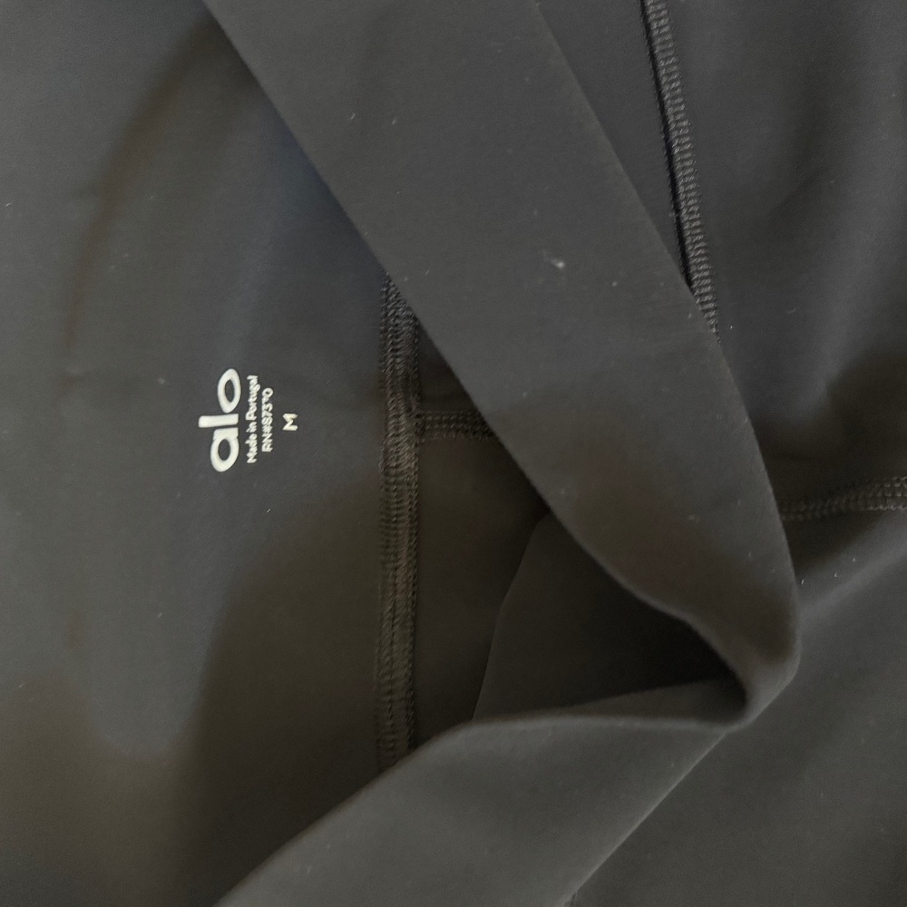 Alo distressed Leggings - Picture 2 of 3